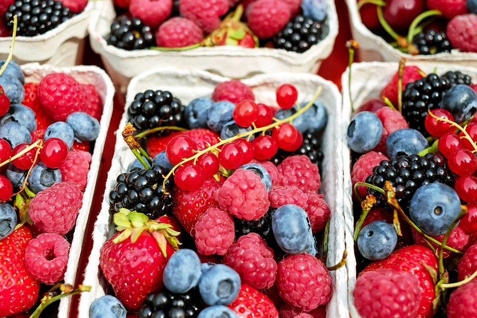 Protection and Diet: Two Key Factors in Healthy Skin